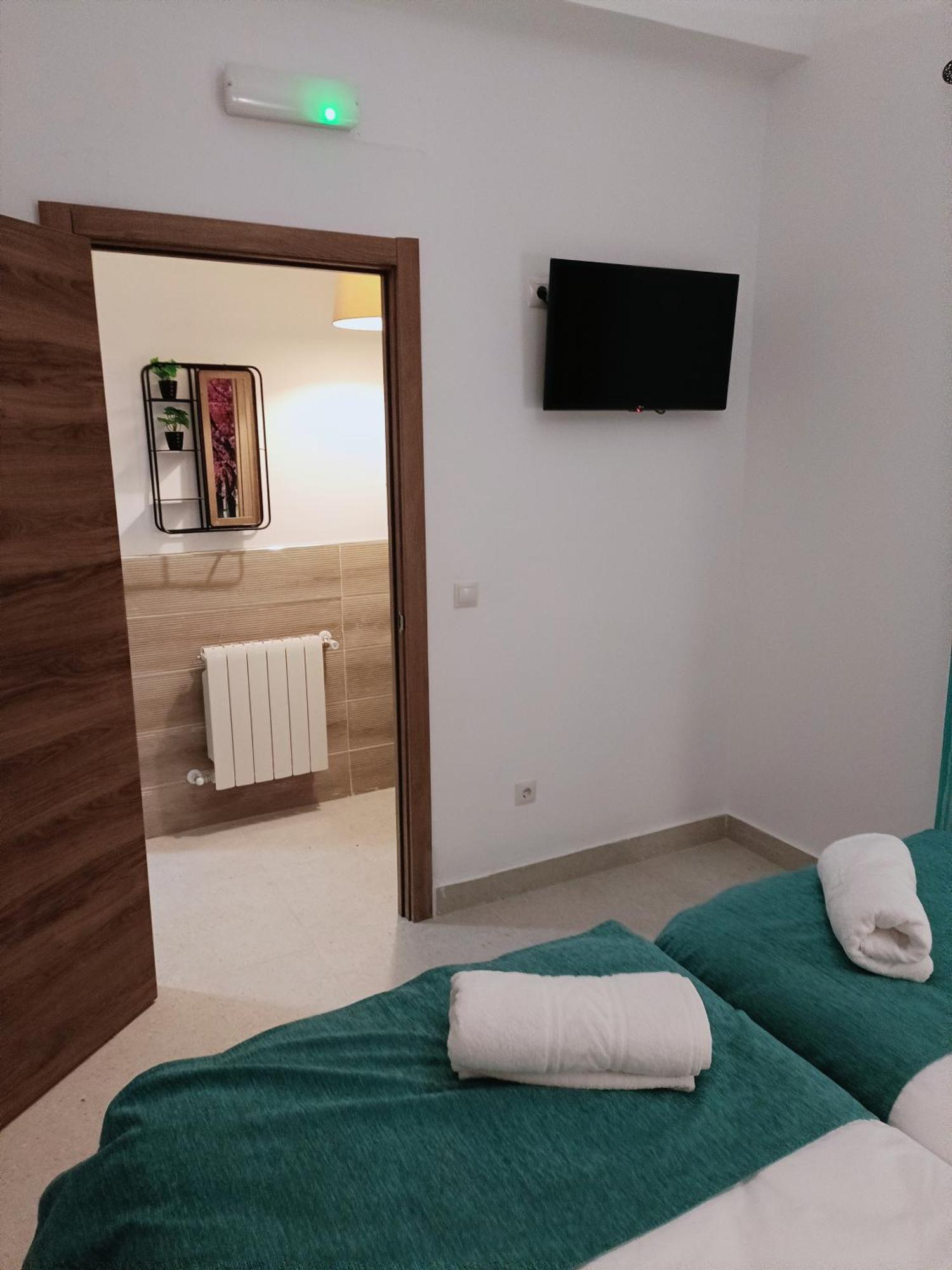 Violeta Suite Madrid Exterior foto